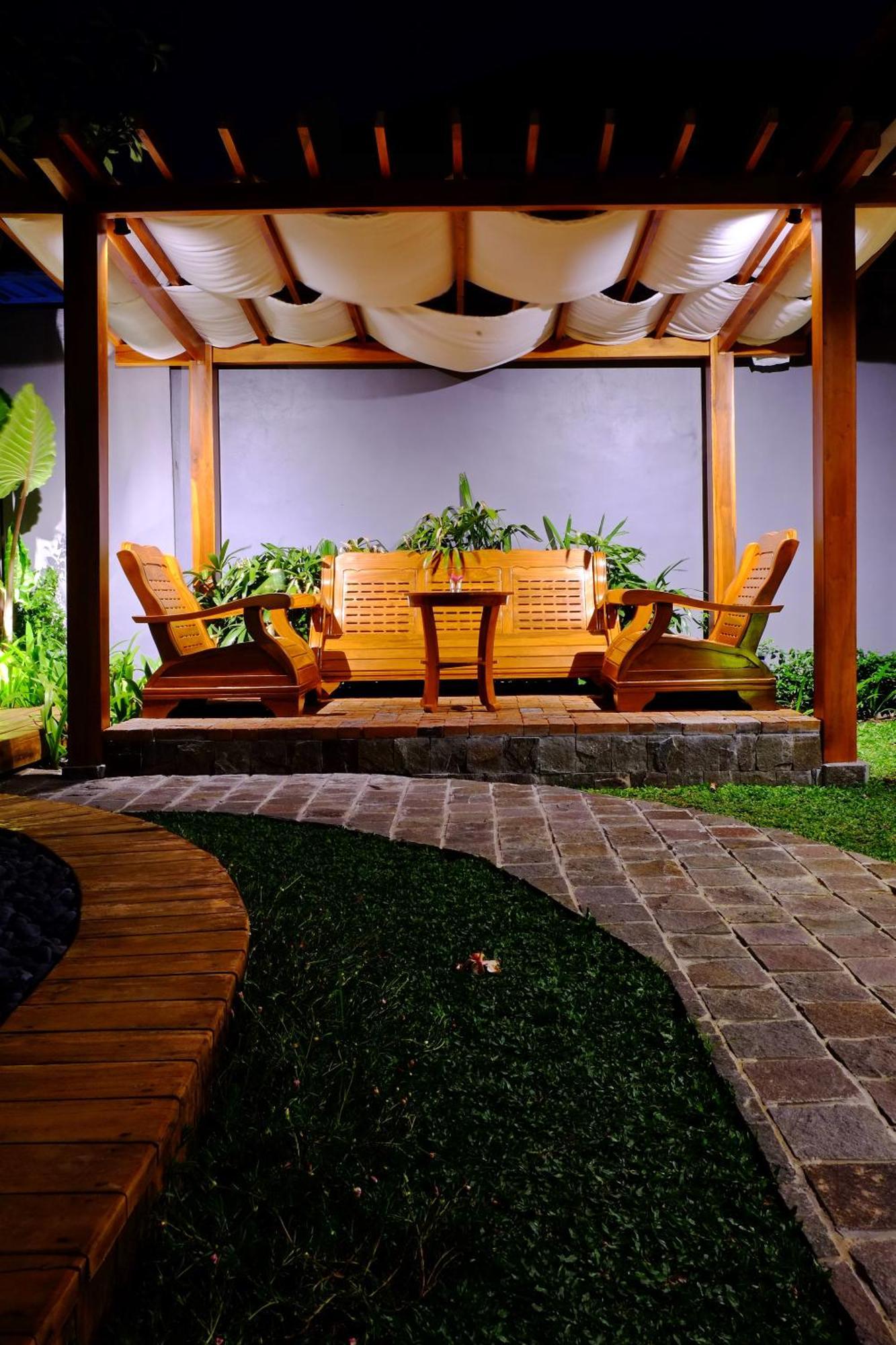 O.B Oemah Bone Homestay Sanur Exteriör bild